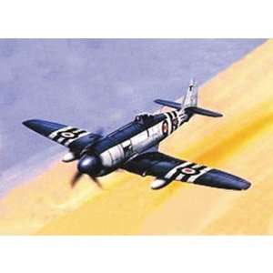  0211 1/72 Hawker FB 11 Sea Fury: Toys & Games