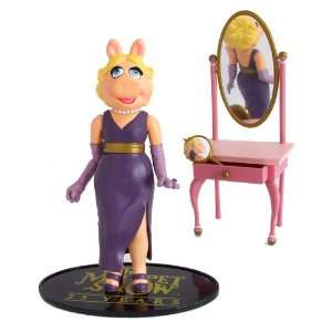   Miss Piggy Figure   (Hair Up) Muppet Show Series 1: Toys & Games