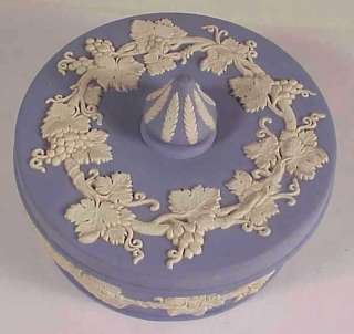 Weighs 1.3 lbs Dimensions 5 inches Hallmark Wedgwood Made in 