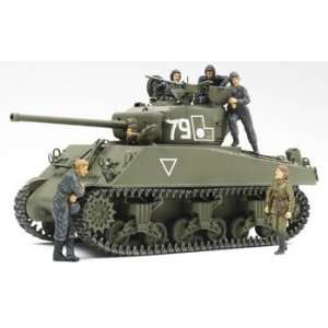   Sherman Red Army w/6 Figures (Plastic Model Vehicle) Toys & Games
