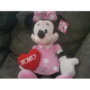  Minnie Mouse Valentines Plush Doll: Toys & Games
