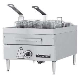   E24 31F 30 lb. Countertop Electric Fryer   12 kW: Kitchen & Dining