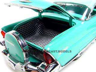 1956 LINCOLN PREMIERE GREEN HARD TOP 1:18 MODEL CAR  
