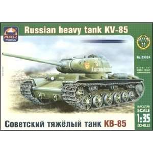  WWII Russian Heavy Tank w/85mm D5T Gun (Plastic Models): Toys & Games