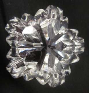 You are bidding on a KOSTA BODA Glass Star Shaped Candy Dish Bowl