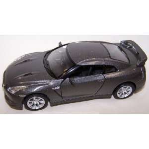   Scale Diecast Pullback 2009 Nissan Gt r R35 in Color Gray: Toys