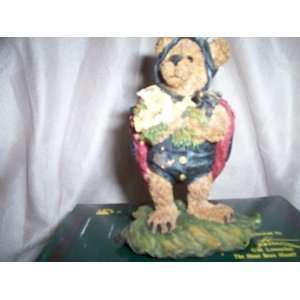   Tweedle Bedeedle..stop and smell the Flowers Figurine: Home & Kitchen