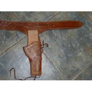  LEATHER 44 R.H. HAND MADE DETAILED HOLSTER 45 COLT SIZE 