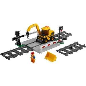  LEGO City Set #7936 Level Crossing: Toys & Games