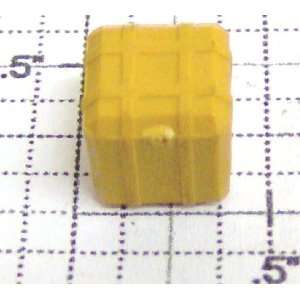  AF P16A983 A Yellow Hay Bale Toys & Games
