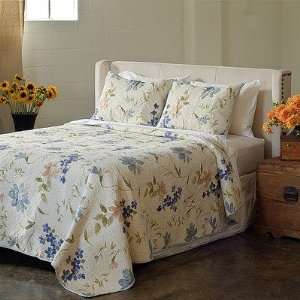  Adeline Floral Coverlet in Blue/Green Size Queen