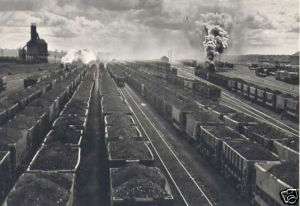 POSTCARDIron Ore CarriersDuluth Minnesota rail yards 1944 Esther 