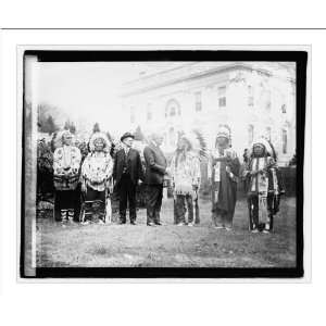  group of Native Americans at White House], 11/16/21
