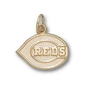  Cincinnati Reds C Reds Club Logo 1/2 Charm   10KT Gold 