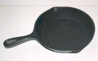 Cast Iron Skillet Pan Marked BM #5   8 and 1/4  