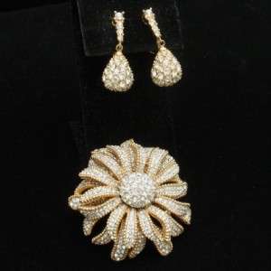 Ciner Set Brooch Pin Earrings Rhinestones Flower Vintage Classy Design 