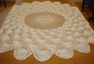 Vintage Crocheted 70 Round White Tablecloth   Pineapple Pattern 