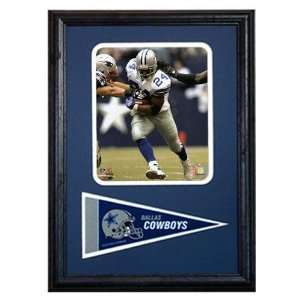 Dallas Cowboys Marion Barber Photograph with Team Pennant in a 12 x 
